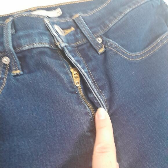 Levi's Jeans 315 Shaping Bootcut Women 30 Shortened‎ Hem to 27.5" Inseam - Picture 3 of 11